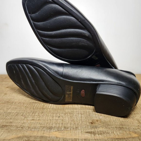 Clarks Shoes Womens 10 M Everyday Slip On Loafers Black Leather Comfort 85130 - Picture 9 of 9